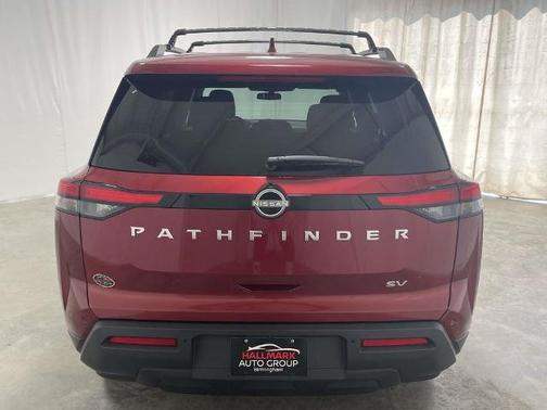 2023 Nissan Pathfinder SV
