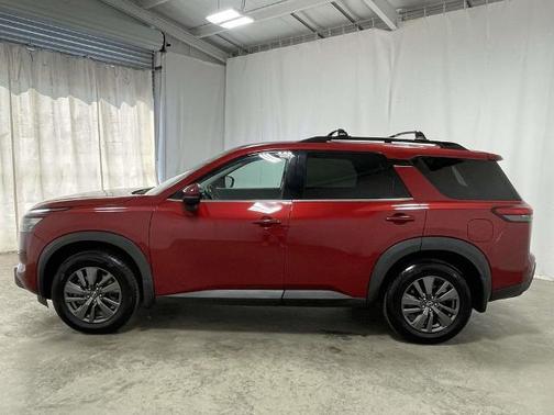 2023 Nissan Pathfinder SV
