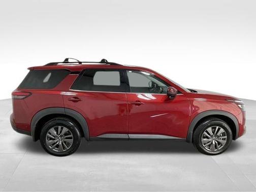 2023 Nissan Pathfinder SV