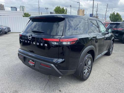 2025 Nissan Pathfinder S
