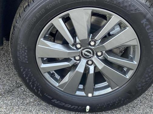 2025 Nissan Pathfinder S