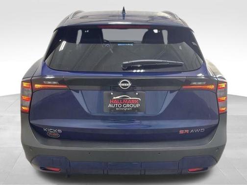 2025 Nissan Kicks SR