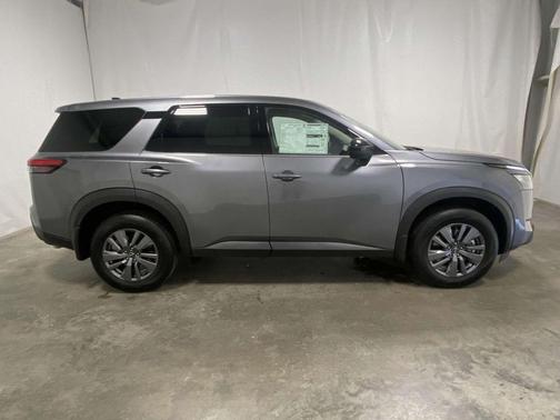 2025 Nissan Pathfinder S
