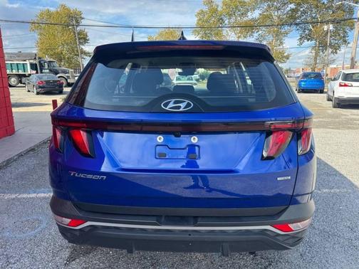 2023 Hyundai TUCSON SE