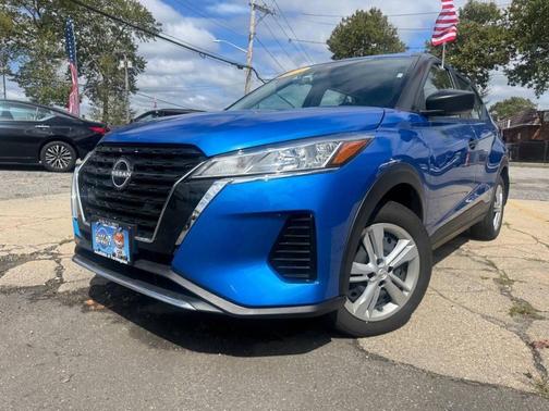2023 Nissan Kicks S
