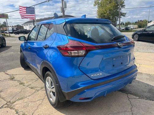 2023 Nissan Kicks S