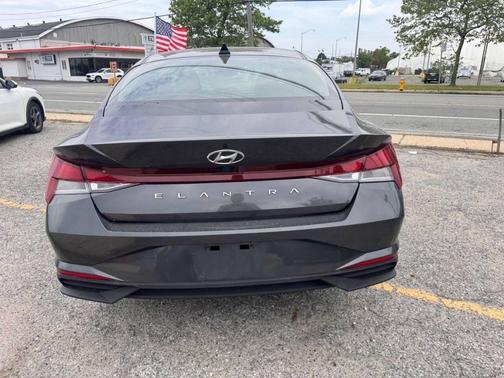 Portofino Gray Metallic 2023 Hyundai ELANTRA SEL