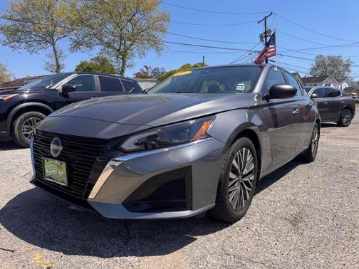 Gun Metallic 2024 Nissan Altima 2.5 SV