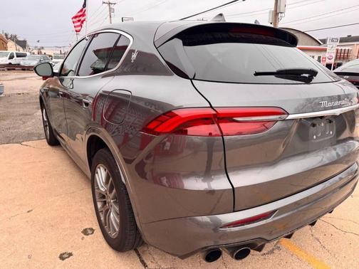 Grigio Lava Metallic 2024 Maserati Grecale GT