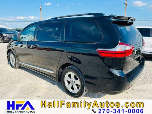 Midnight Black Metallic 2018 Toyota Sienna LE