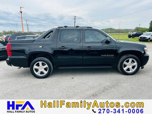 Black 2011 Chevrolet Avalanche 1500 LS
