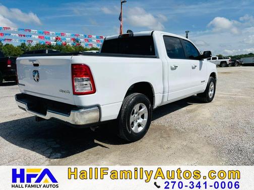 Bright White Clearcoat 2019 RAM 1500 Big Horn
