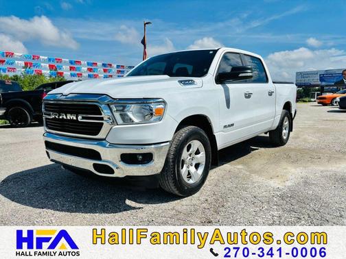 Bright White Clearcoat 2019 RAM 1500 Big Horn