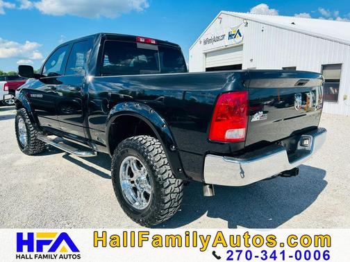 Brilliant Black Crystal Pearlcoat 2011 Dodge Ram 1500 SLT