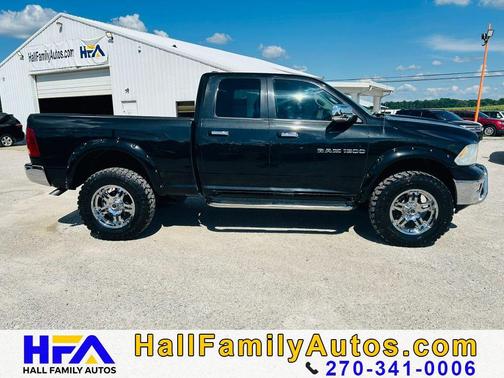 Brilliant Black Crystal Pearlcoat 2011 Dodge Ram 1500 SLT