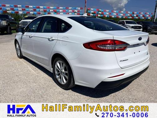 White 2019 Ford Fusion SE