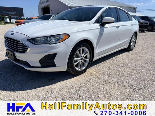 White 2019 Ford Fusion SE