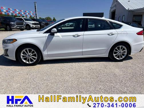 White 2019 Ford Fusion SE