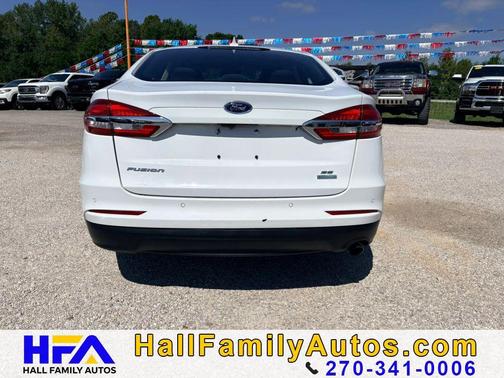 White 2019 Ford Fusion SE