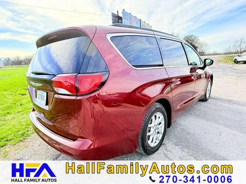 Velvet Red Pearlcoat 2021 Chrysler Voyager LXI