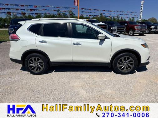 White 2015 Nissan Rogue SL
