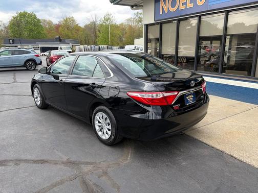 Black 2017 Toyota Camry LE