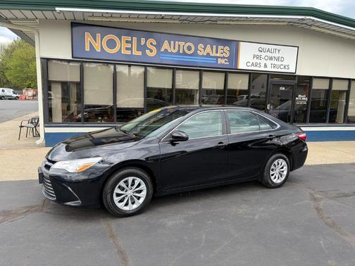 Black 2017 Toyota Camry LE