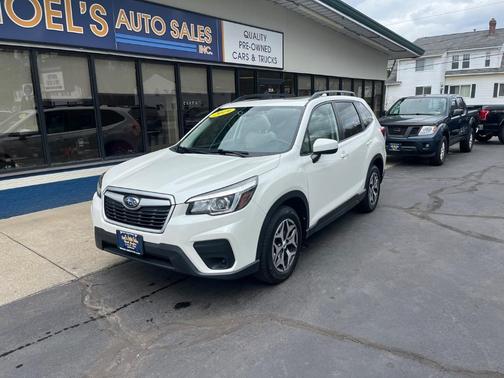 Crystal White Pearl 2019 Subaru Forester Premium