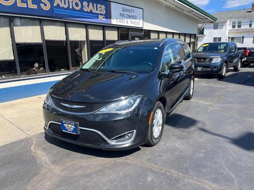 2019 Chrysler Pacifica Touring-L
