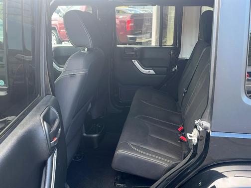 2018 Jeep Wrangler JK Unlimited Sahara