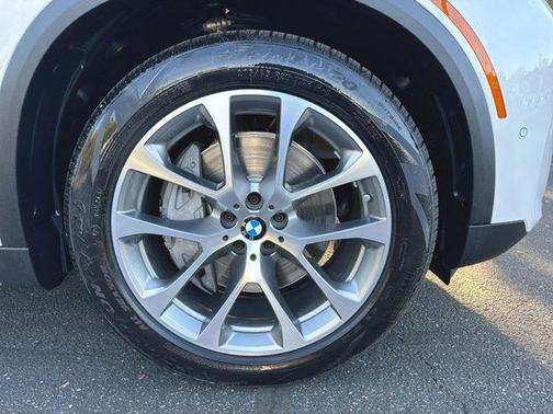 Mineral White Metallic 2026 BMW X5 PHEV xDrive50e