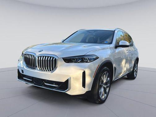 Mineral White Metallic 2026 BMW X5 PHEV xDrive50e