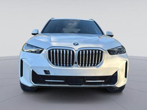 Mineral White Metallic 2026 BMW X5 PHEV xDrive50e