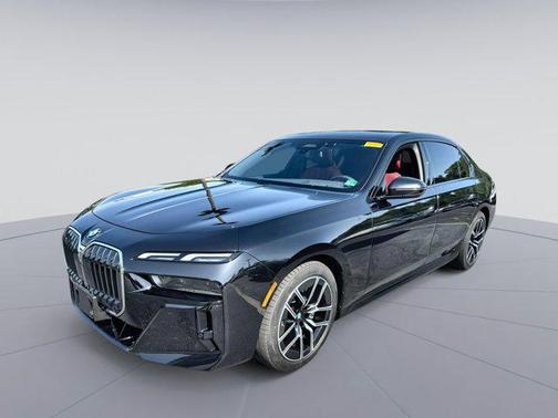 2025 BMW 740 i
