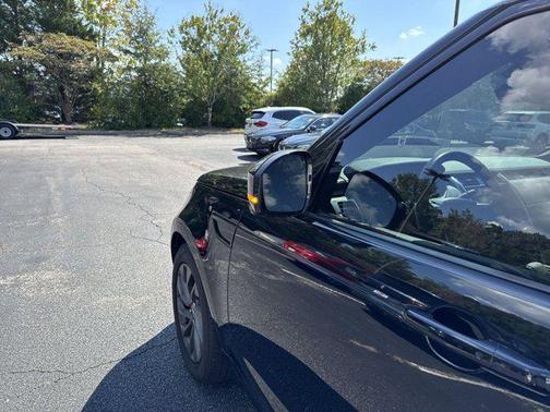 2023 Land Rover Discovery P300 S R-Dynamic