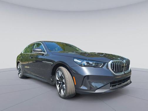Dark Graphite Metallic 2026 BMW 530 xDrive