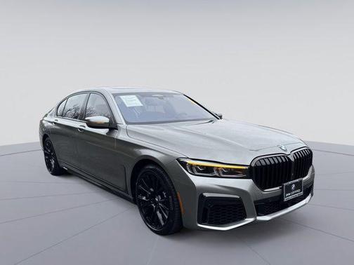 2022 BMW M760 xDrive