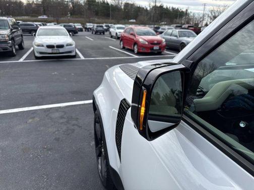 2024 Land Rover Defender 110 P300