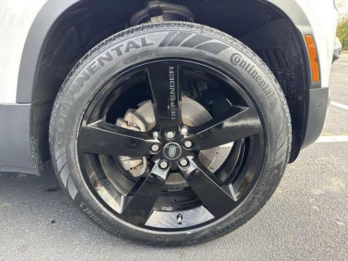 2024 Land Rover Defender 110 P300