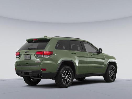 Green Metallic Clearcoat 2020 Jeep Grand Cherokee Trailhawk