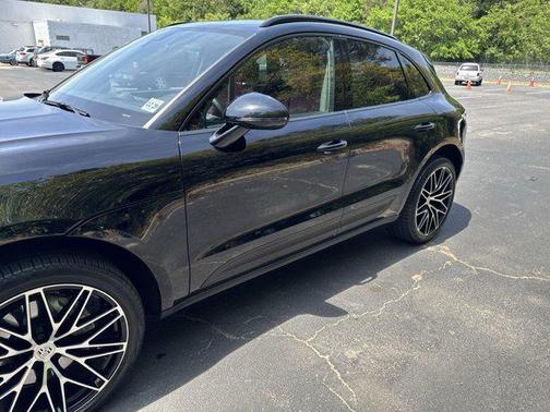 2024 Porsche Macan Base