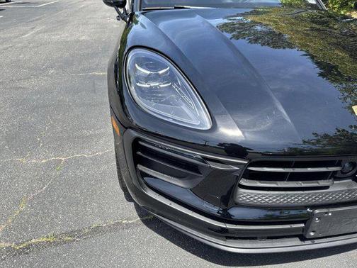 2024 Porsche Macan Base