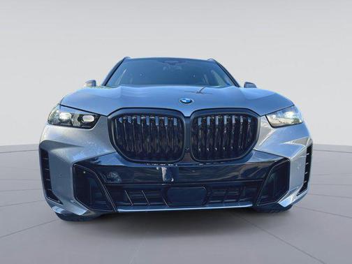 Skyscraper Grey Metallic 2026 BMW X5 xDrive40i