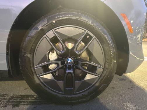 2026 BMW iX xDrive60