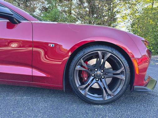Garnet Red Tintcoat 2019 Chevrolet Camaro 2SS