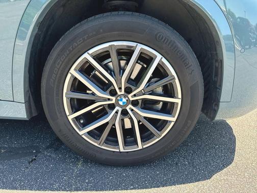 Cape York Green Metallic 2023 BMW X1 xDrive28i