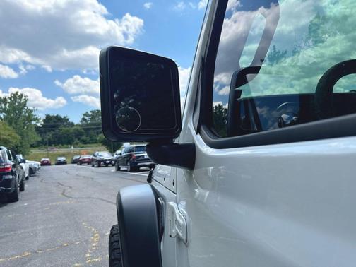 Bright White Clearcoat 2025 Jeep Wrangler Sport S