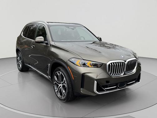 Manhattan Green Metallic 2026 BMW X5 xDrive40i