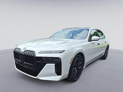 Mineral White Metallic 2026 BMW 740 xDrive