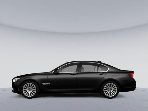 Black Sapphire Metallic 2019 BMW 750 i xDrive